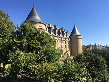 A view of the Château de Rochechouart and its allées.